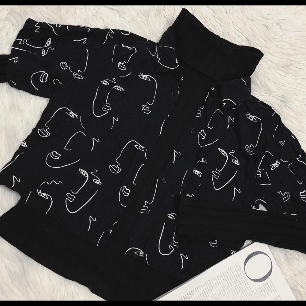 Forever 21 Black and White Abstract Face Line Art Collared Short Sleeve Crop